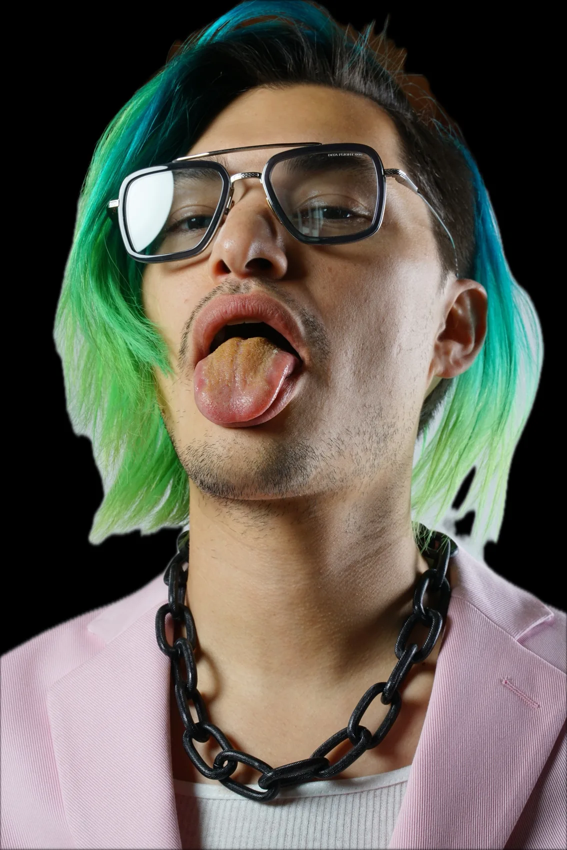 Zach Villa — Portrait / Zach Villa